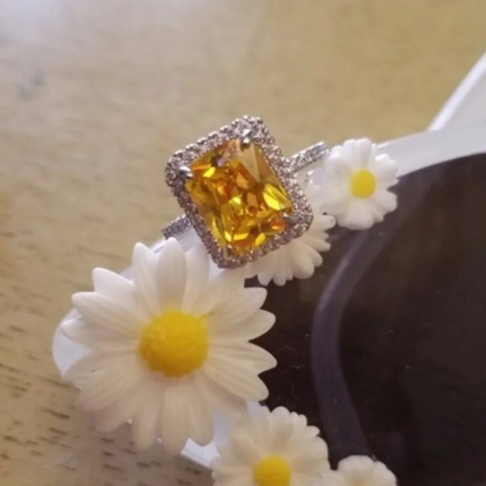 925 Swarovski Elements yellow emerald Women's Ring size 6